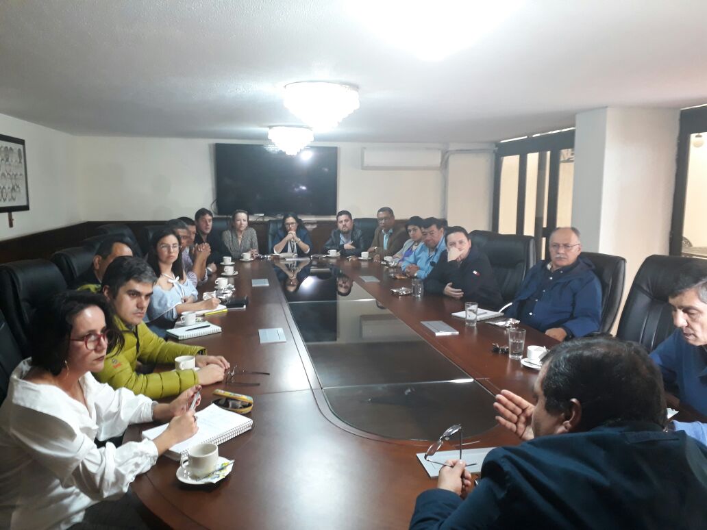 Gremios del Cauca reunidos con el gobernador Ingeniero Oscar Campo,  analizando la dificil situación de la Región #NoMásBloqueos