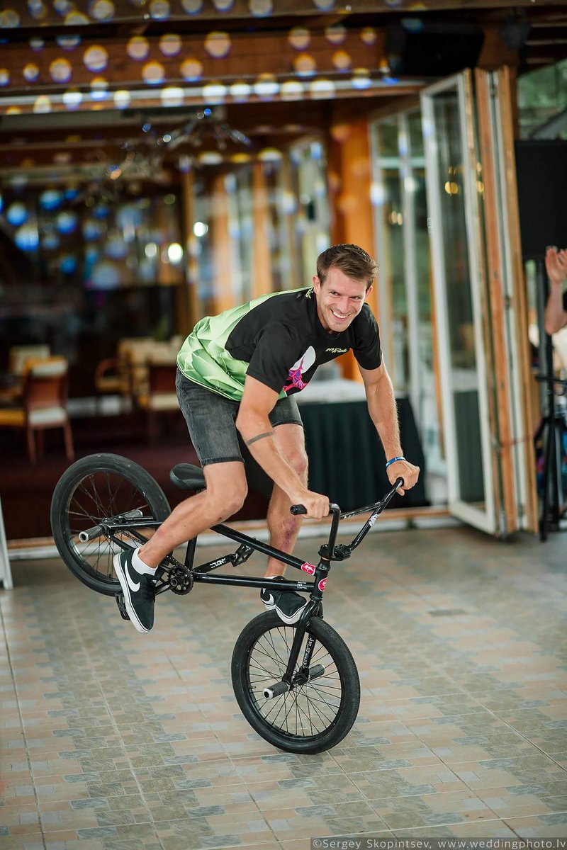 Footjam flirts 😏😄