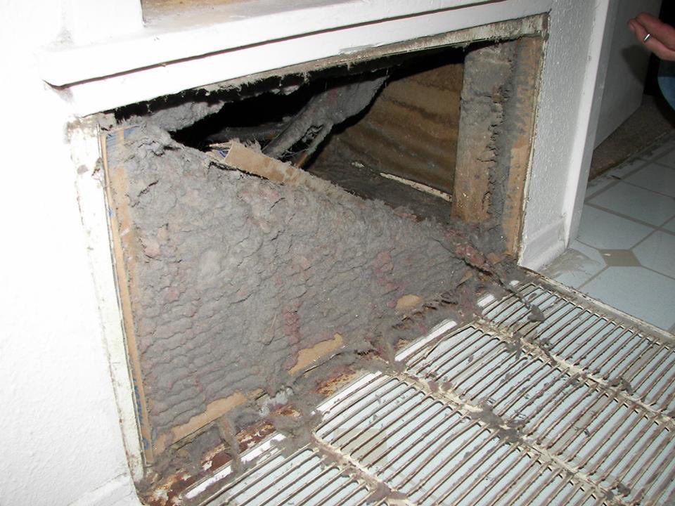 SaveSmartly's tweet photo. Who wants to guess how long this #airfilter has been in here?! #HVAChacks https://t.co/mMAFzpDlb3