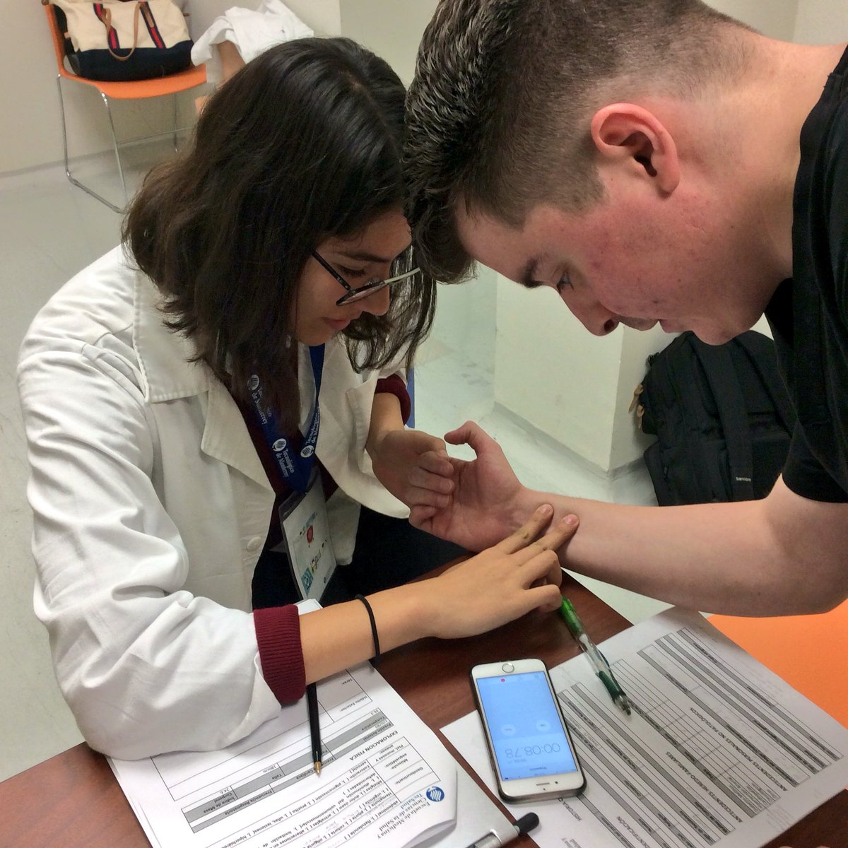 emcs_tecdemty's tweet photo. Alumnos de @PrepaTec aprendieron las bases importantes que todo #Medico debe saber.
#SemanaDeTopicos https://t.co/xRgxPw335C