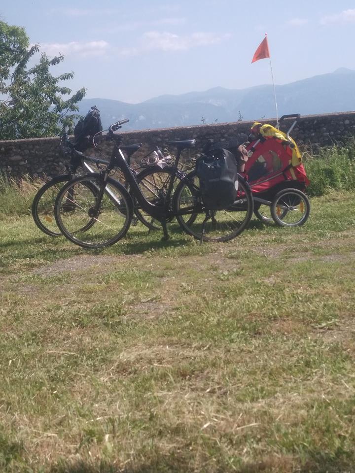 pboisselier's tweet photo. @VeloVoleGre Vol de vélo hier, avenue jeanne d'arc - Cube touring gris/noir - hésitez pas me contacter pour toute info. https://t.co/YHTufu6MBr