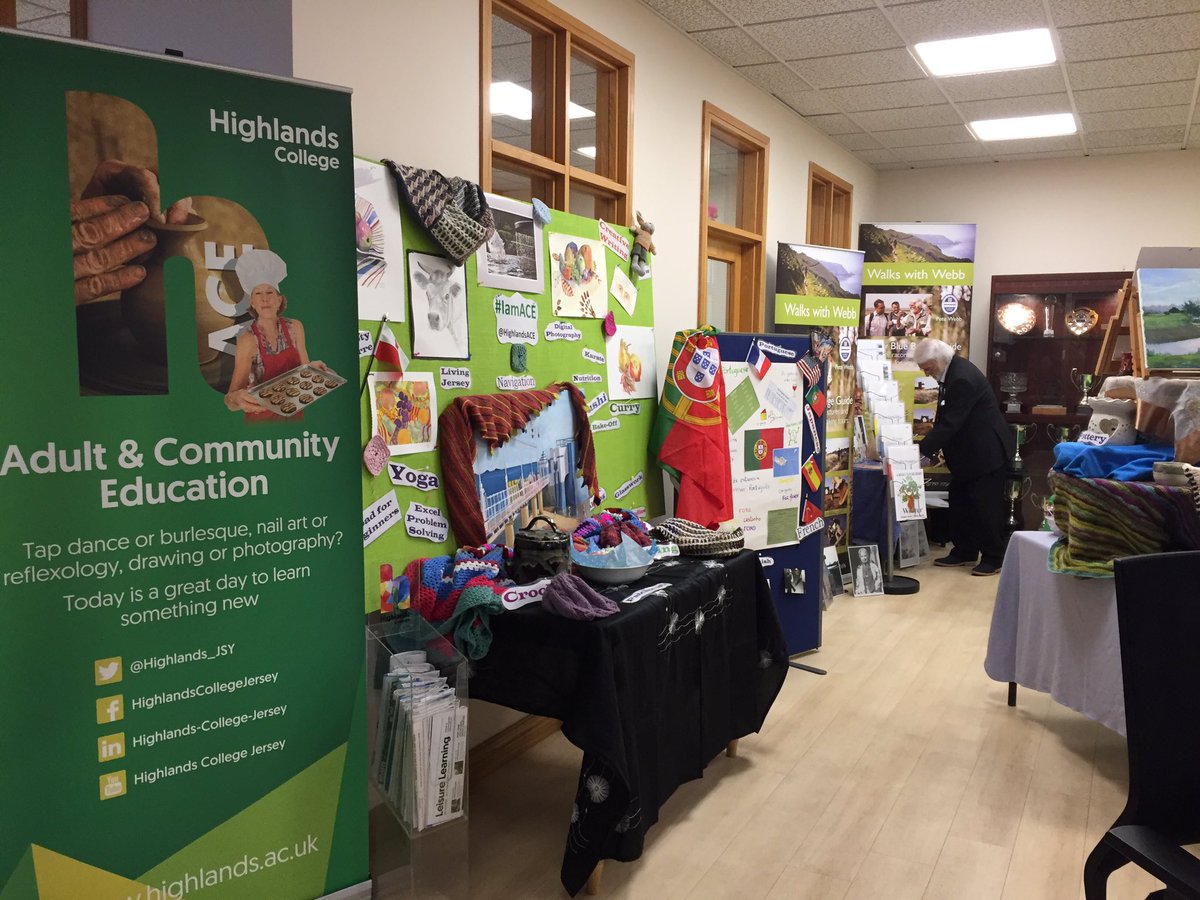 HighlandsACE's tweet photo. Last shot of our displays at #HighlandsOpenEvening #greattoseethepeopleofJersey #ACEstudents https://t.co/5nghlMY3cr