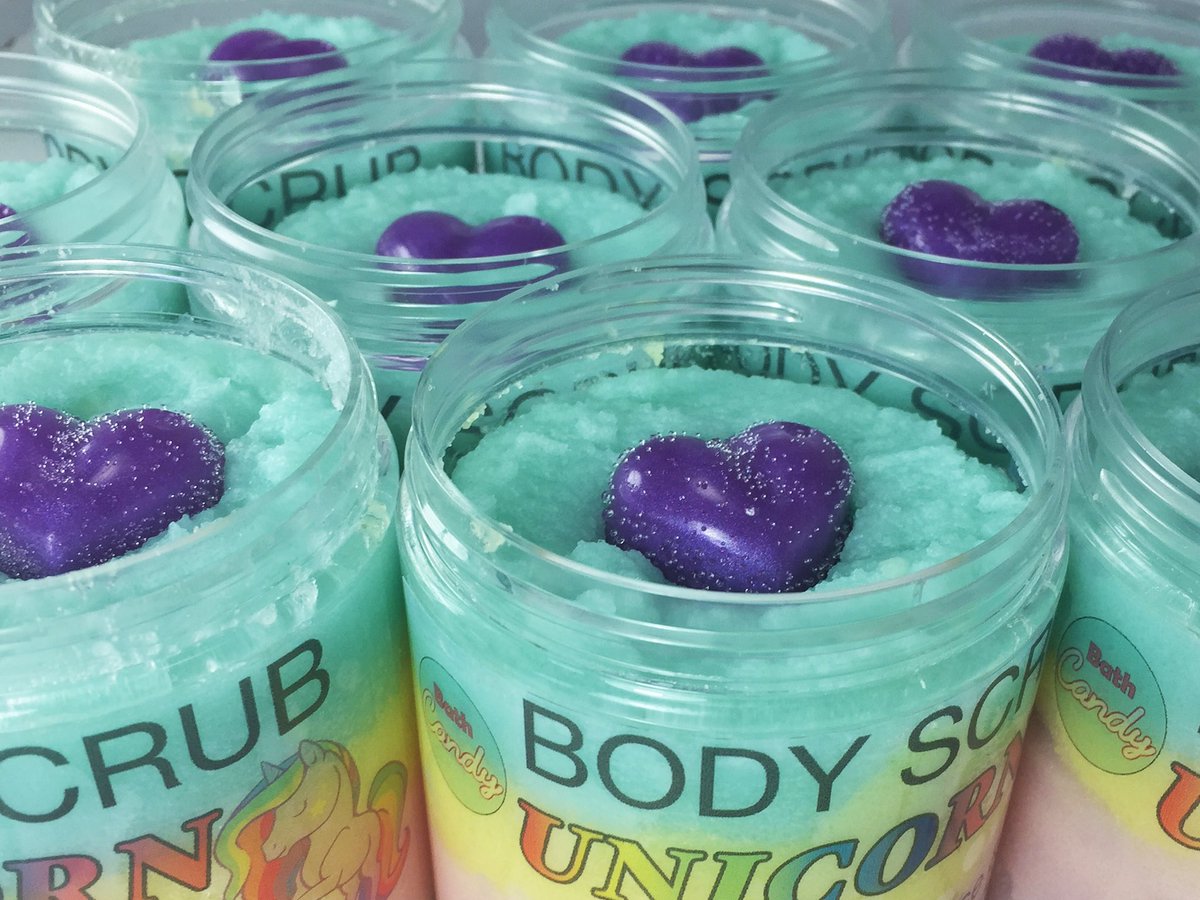 bathcandyuk_'s tweet photo. Unicorn sugar scrub 🦄this emulsified sugar scrub leaves your skin super soft. With added Sweet Orange, Rose and Lemongrass essential oils 💜🦄 https://t.co/80z057hsgf