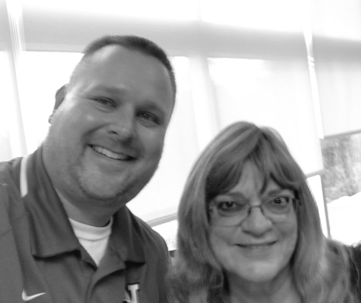 cummingsl's tweet photo. Helping educators get started w/ #GoogleClassroom is easy when certified #Google guru @mcdonaldclass is facilitating! #oakedtech #novipride https://t.co/57WeeQRPQW