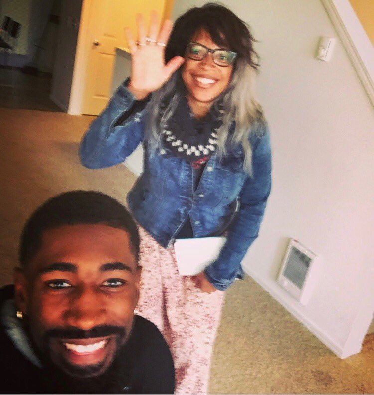 agentdre0019's tweet photo. Thanks to the Soaring Heart team for delivering my new mattress. I’m definitely going to get a good night sleep tonight. #GoHawks https://t.co/qPRiXbz6wq