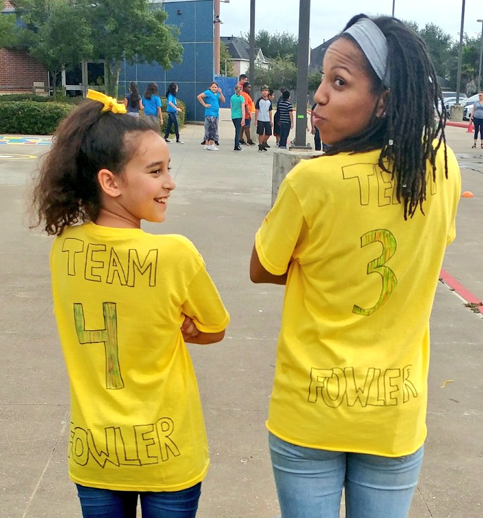 MissBFowler's tweet photo. #FridayFieldDay fun @KirkElementary with my #FantasticFourthGraders ๐๐ฅ๐ #TeamFowler #kirkroar https://t.co/eKgz3kvHpK