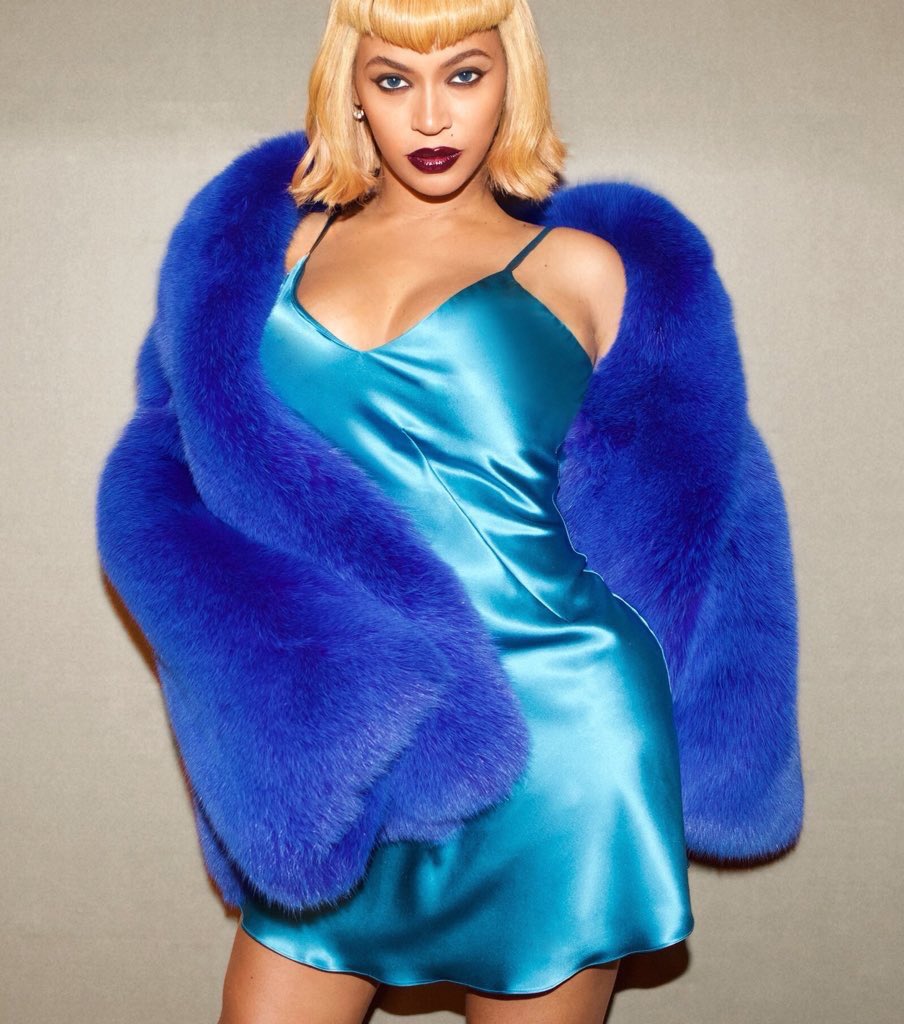 LilKimNow's tweet photo. “Hip Hop culture would not be the same without our original Queen B!” - Beyoncé 🐝 #Halloween2017 https://t.co/Ts5qHrdddB