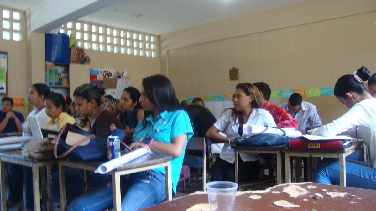 CLIFM_Bermudez's tweet photo. La @EscuelaPlayaGra del @BermudezC04 abrió sus puertas a 123 participantes del Plan Chamba Juvenil, para la socialización de sus relatos. https://t.co/ypl6o63Qo8
