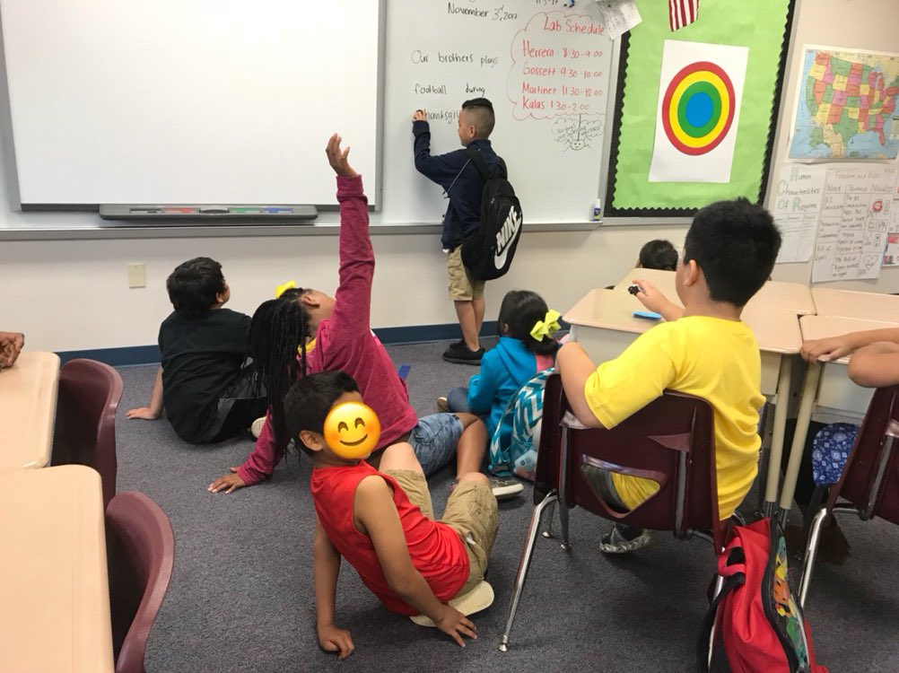 teach_herrera's tweet photo. We had third graders today as teachers in our writing class! 👩🏻‍🏫 #studentledclass #writing #bonnerelementary https://t.co/lNCwLBnaxD