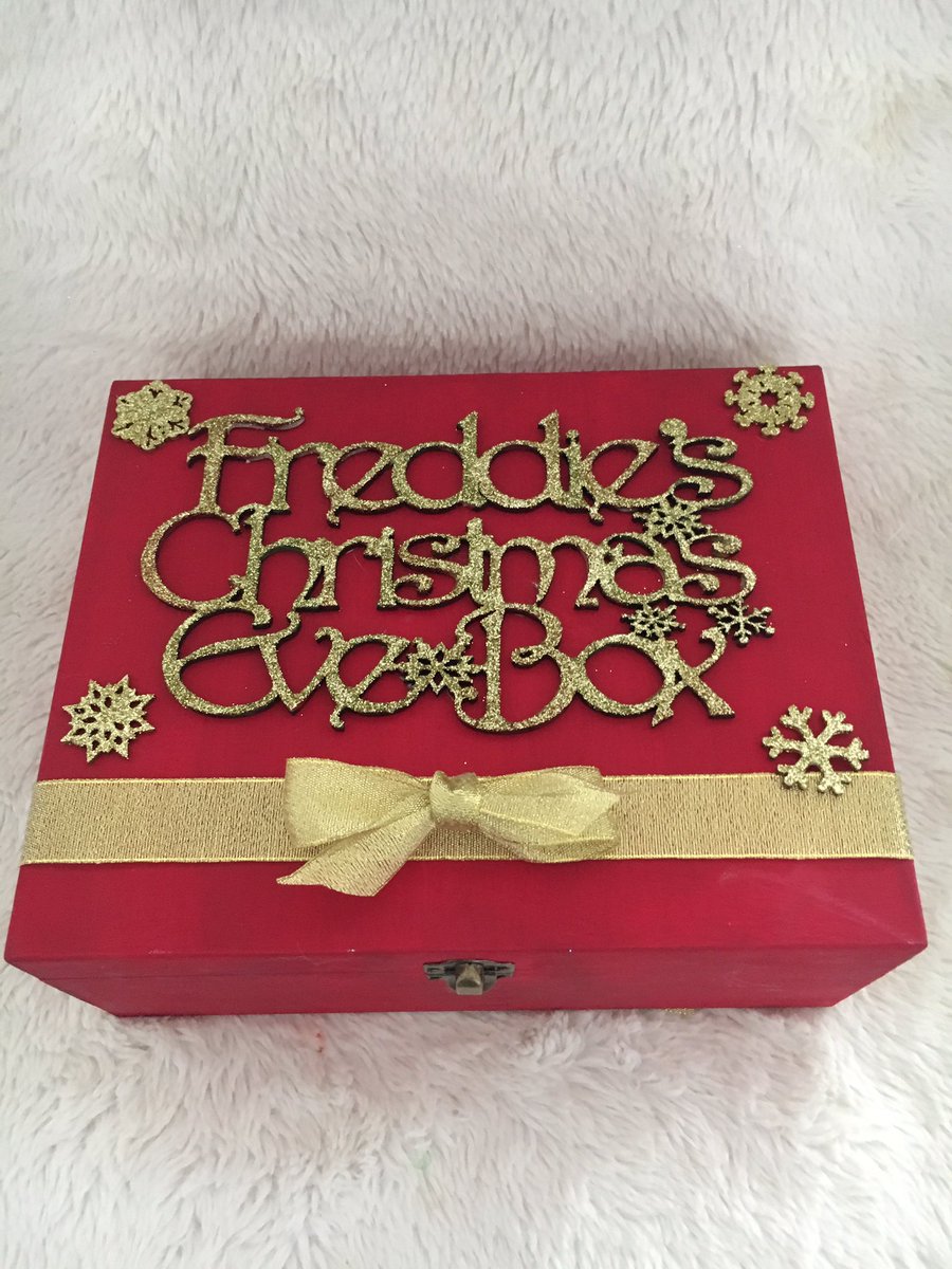 BespokeBoux's tweet image. Can't forget about the boys 🎁🎄wooden Christmas Eve box #xmas #xmasevebox #christmasevebox