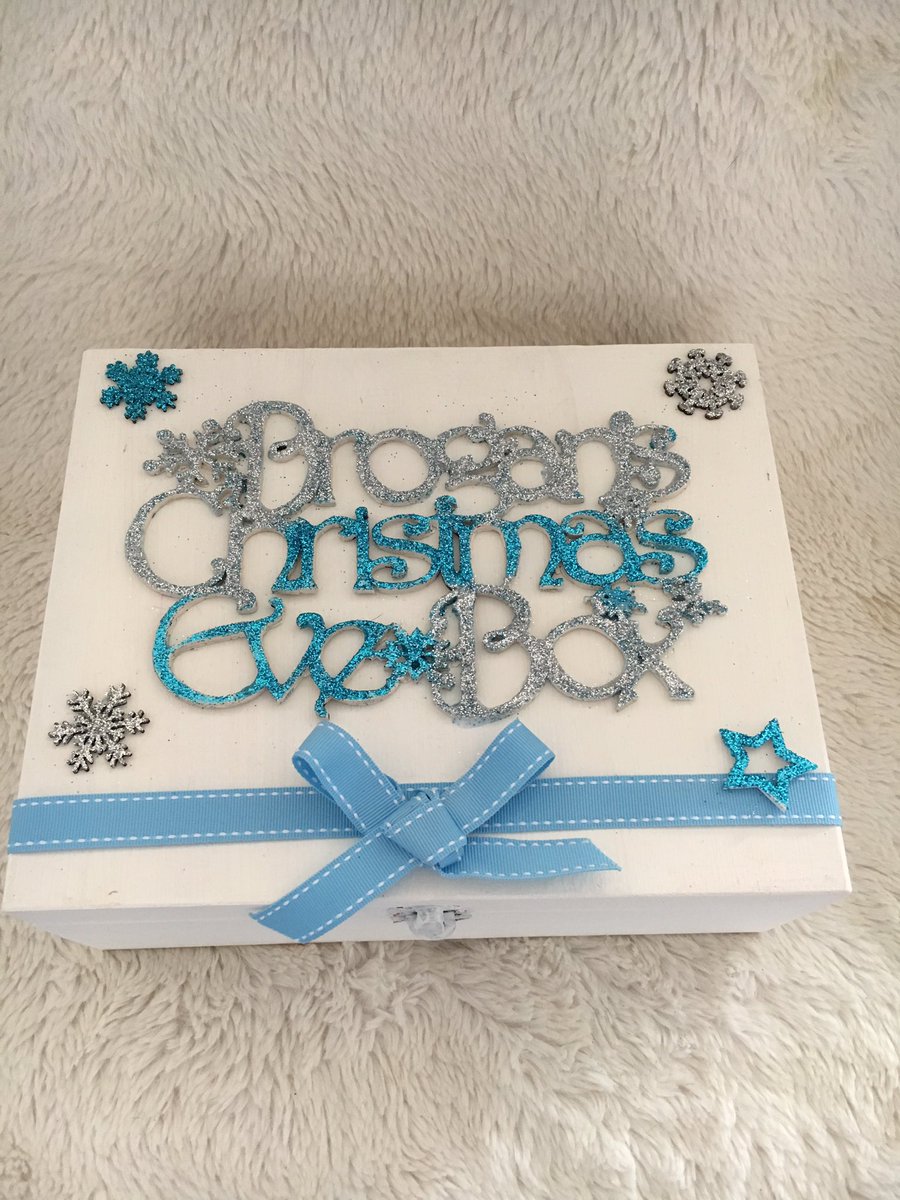 BespokeBoux's tweet image. Wooden Christmas Eve Box, lovely colour ❄️☃️#xmasevebox #christmasevebox #christmas #christmasgifts