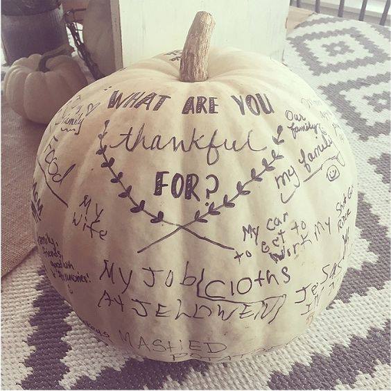 BendHomes541's tweet photo. We're dreaming of the holidays with these #Thanksgiving ideas. #homedecor https://t.co/PWk02kJ7Ug