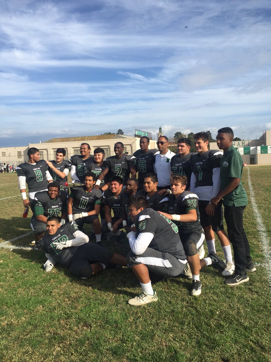 HamiFootball's tweet photo. Senior day https://t.co/finUBLEKzi