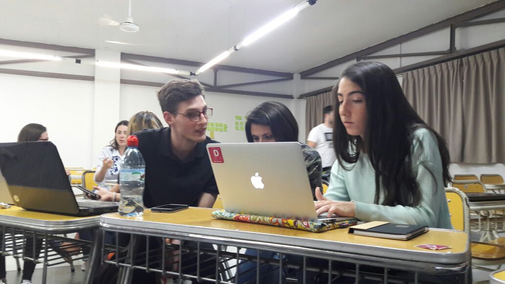 DataConcepcion's tweet photo. #DatosCapacita ¡Nuestros stickers ya encontraron hogar! Casi fin de jornada en el Taller Gestión de Datos. Mañana vamos por más 💪💡 https://t.co/W7lgXkktYc
