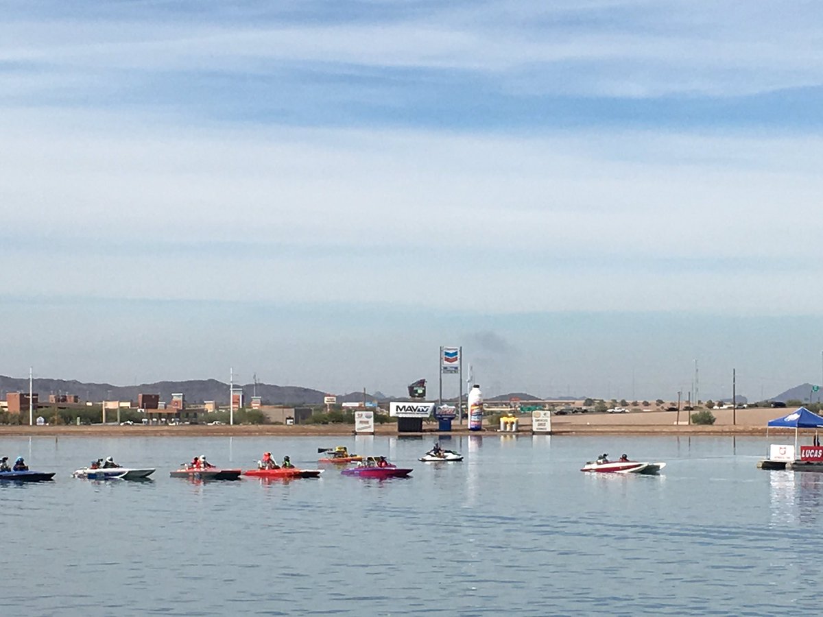 KimQuintero's tweet photo. Great weather for dragboat racing 😎 #LucasOil #Dragboats #Racing #FirebirdLake #Chandler #azfamily https://t.co/hLej6ovQuE