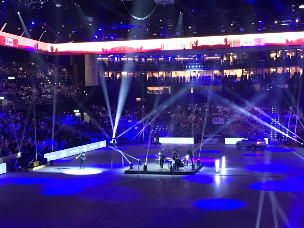 BallesJean's tweet photo. Tolle Stimmung am Super10Kampf 2017 Danke Ochsnersport https://t.co/ihO8eXyRg0
