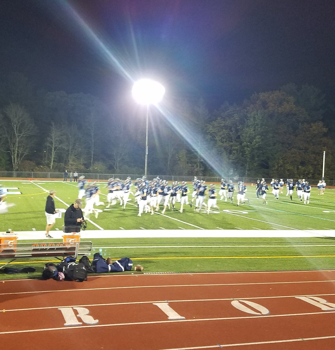 GeorgeDealy's tweet photo. Medfield takes the field! https://t.co/OQ7IfwFoxj