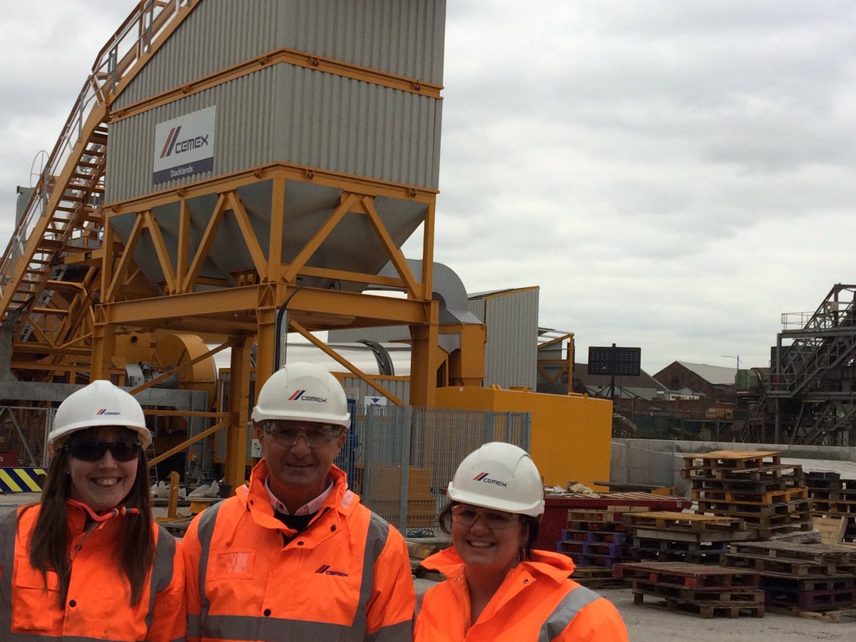 aconnor5000's tweet photo. Not long now till the new plant at Liverpool Docklands  @CEMEXUKAsphalt @CEMEX_UK opens,coming along nicely.👍Exciting times ahead!! https://t.co/OfiMrNv4LE