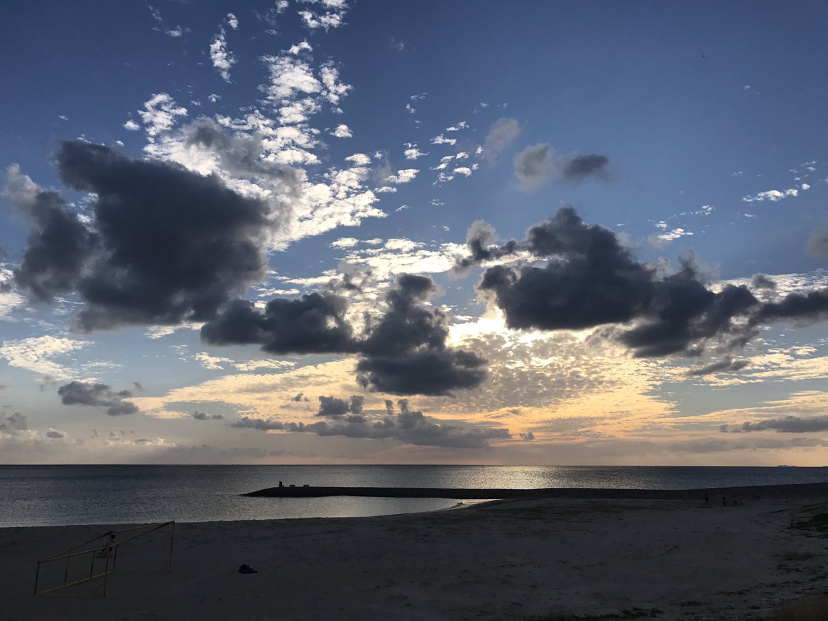 aloha_mommom's tweet photo. #美らSUNビーチ #夕方 #もう夕方 https://t.co/zKrYnbkvJB