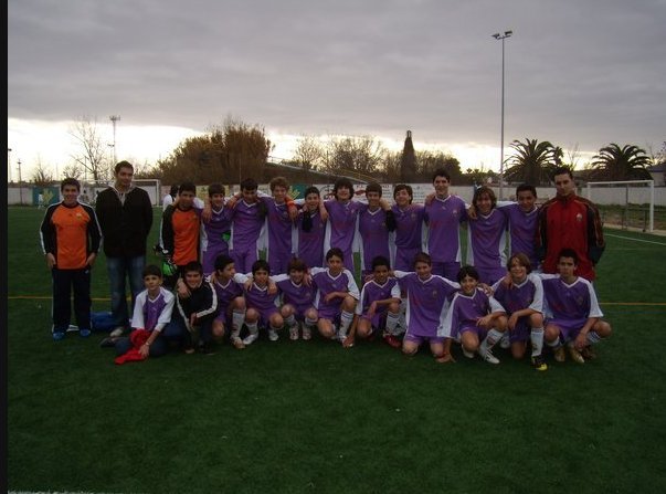 Histórica foto <a href="/cdmaristasbad/">C.D.Maristas Badajoz</a> 
<a href="/AlvaroGranero/">.</a> <a href="/juanmabueno1994/">Juanma Bueno</a> <a href="/jaiminga12/">Jaime Ramos</a> <a href="/rafinga21/">Rafa Ramos</a> <a href="/gessa_9/">Luis Cordero Gessa</a> @Antonioneck5 @JaviTorrescusa @Javipastorm...