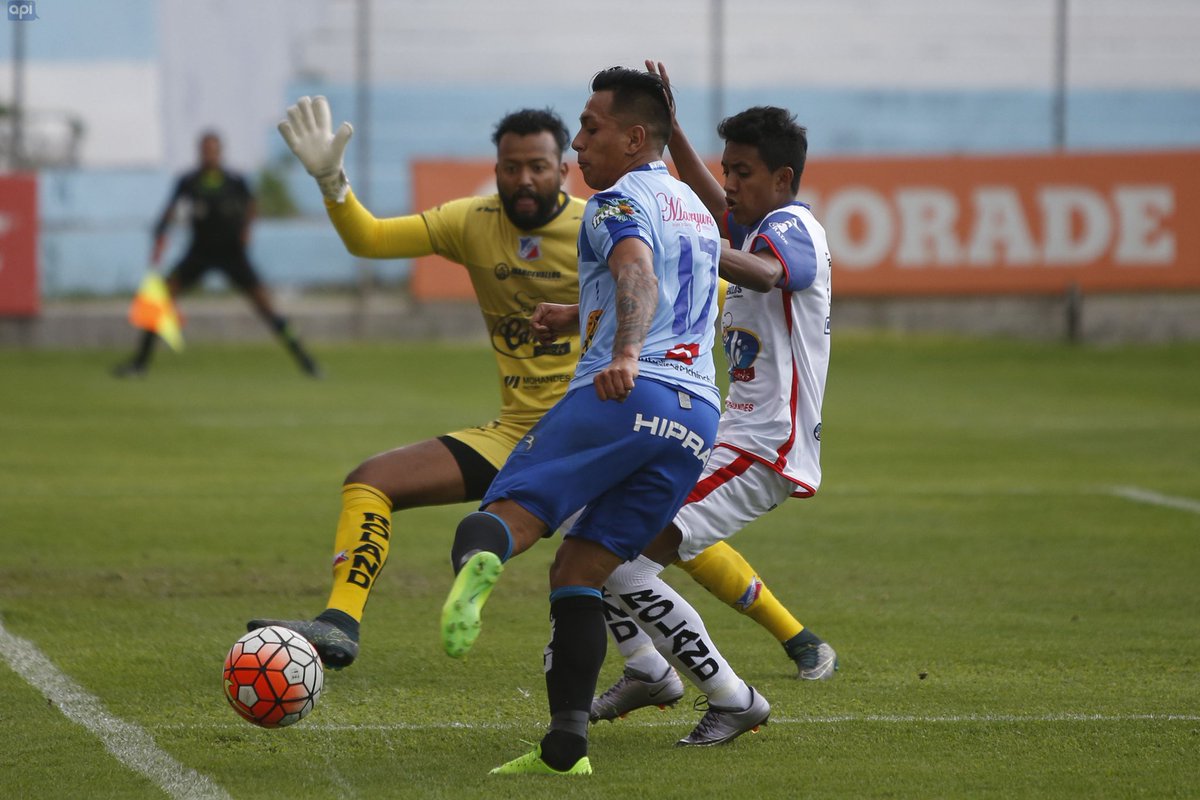 SoccerNewsEC's tweet photo. #Ecuador 
El Clan Sigue Luchando
@Clan_juvenil le ganó 1 a 0 a @Macara_Oficial y se aferra luchar por la quedarse en la serie A https://t.co/QU0MCE82xh