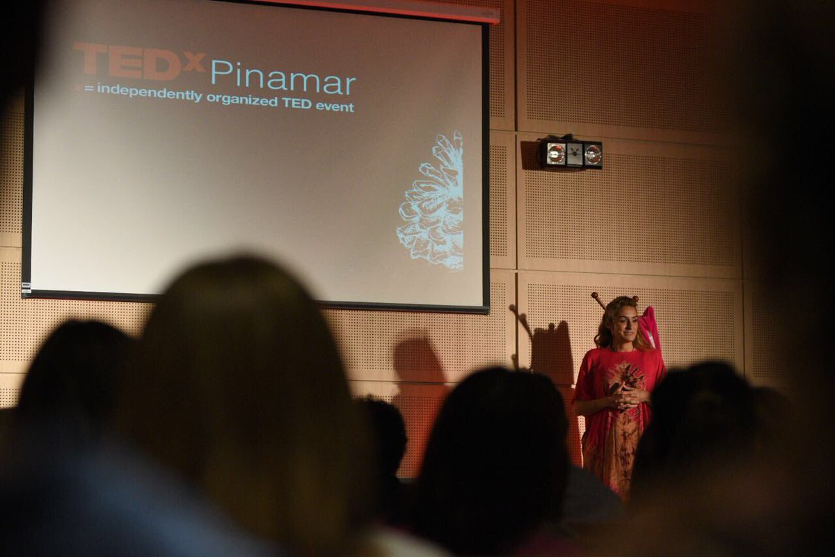 TedxPinamar's tweet image. Hay gente que AMA y gente que necesita que la AMEN