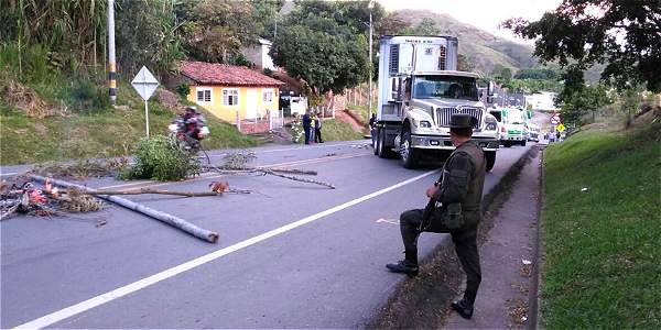 Comunicado a la opinión pública del Consejo Gremial del Cauca: goo.gl/sm5hAK #NoMásBloqueos