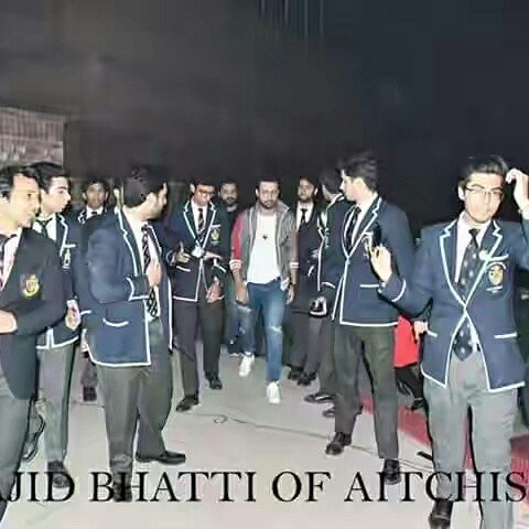 aashna_aabshar's tweet photo. The Lucky guys @itsaadee live performing at #Achistan art collage #lahore #28Nov2017 #AtifAslam #Aadeez #Aadee https://t.co/SuViz3o4W0