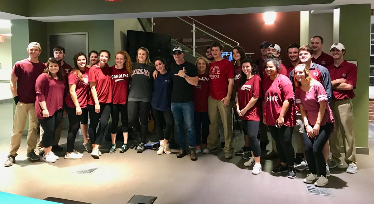 davispr's tweet photo. Thank you to @laurastrue βs students for your help with @CreateAthonUSC ! #createathonusc2017 https://t.co/gHgfHB8IHU