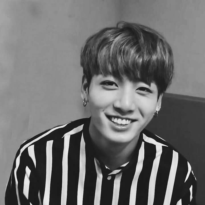 Janeth_pc23's tweet photo. #ARMYxAMAs
Ver a Jungkooki convivir con justin bieber sería un sueño cumplido para el 
Esperó ver si su hermosa sonrisa en su rostro 😍😍😍 https://t.co/7eJWgYPWKC