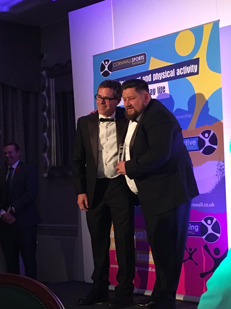 RuthieGUoE's tweet photo. Congratulations Darren Kirwan #winner #2017csa Volunteer of the Year #proudsponsor https://t.co/2xXGMjvHlC