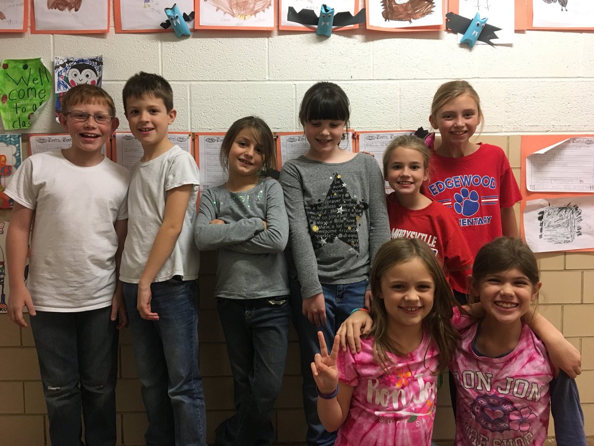 tkbrande's tweet photo. Seeing double for Red Ribbon Week @ Edgewood_ES https://t.co/PJXiEb8b1O