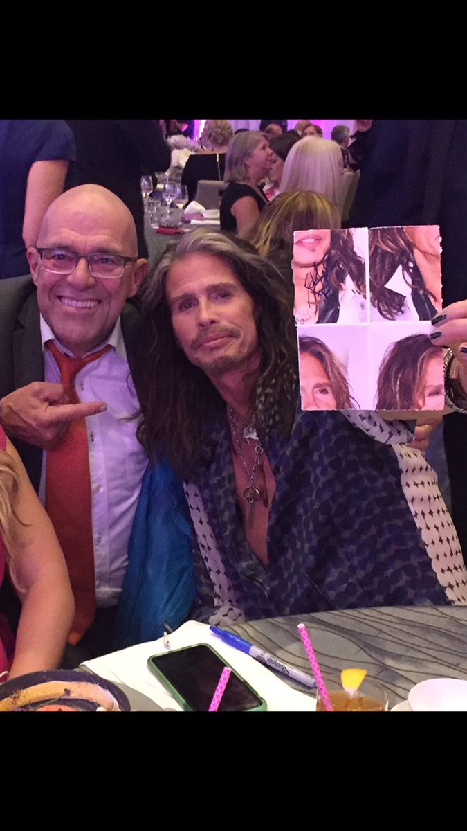 CoolMagicDude's tweet photo. Sharing Magic with Steven Tyler https://t.co/WP16T0DLsq