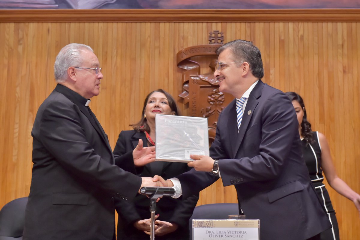 tonatiuhbp's tweet photo. Aprecio la participación del Cardenal José Francisco Robles Ortega en diálogo para recordar legado de #FrayAntonioAlcalde. #225AñosUdeG https://t.co/sYh5uTckzq