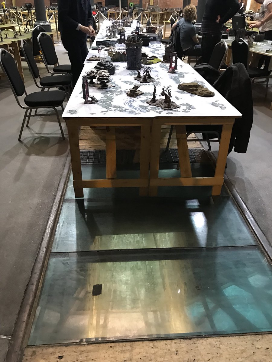 BadDice_Podcast's tweet photo. One row is suspended over #Shadeglass #Shadespire https://t.co/8kHH270eeU