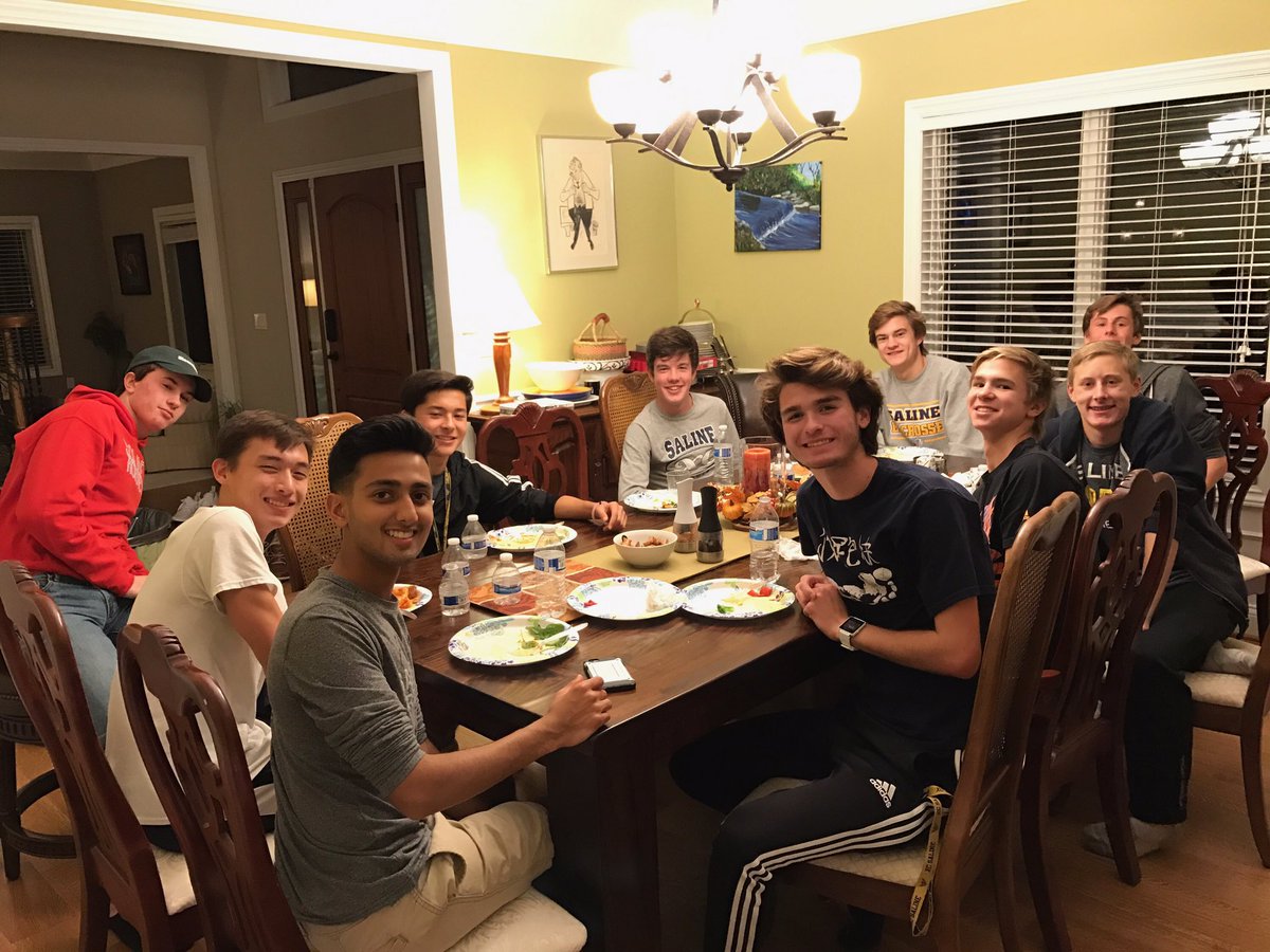 SalineXCParent's tweet photo. Last pasta dinner for the 2017 XC boys! Send off at 10:00am #carbs #MISBound #Gargs @XCSaline @Aidan_Carichner @cyaspacecowboi @eric_wu_ https://t.co/ewhbX6TAE9