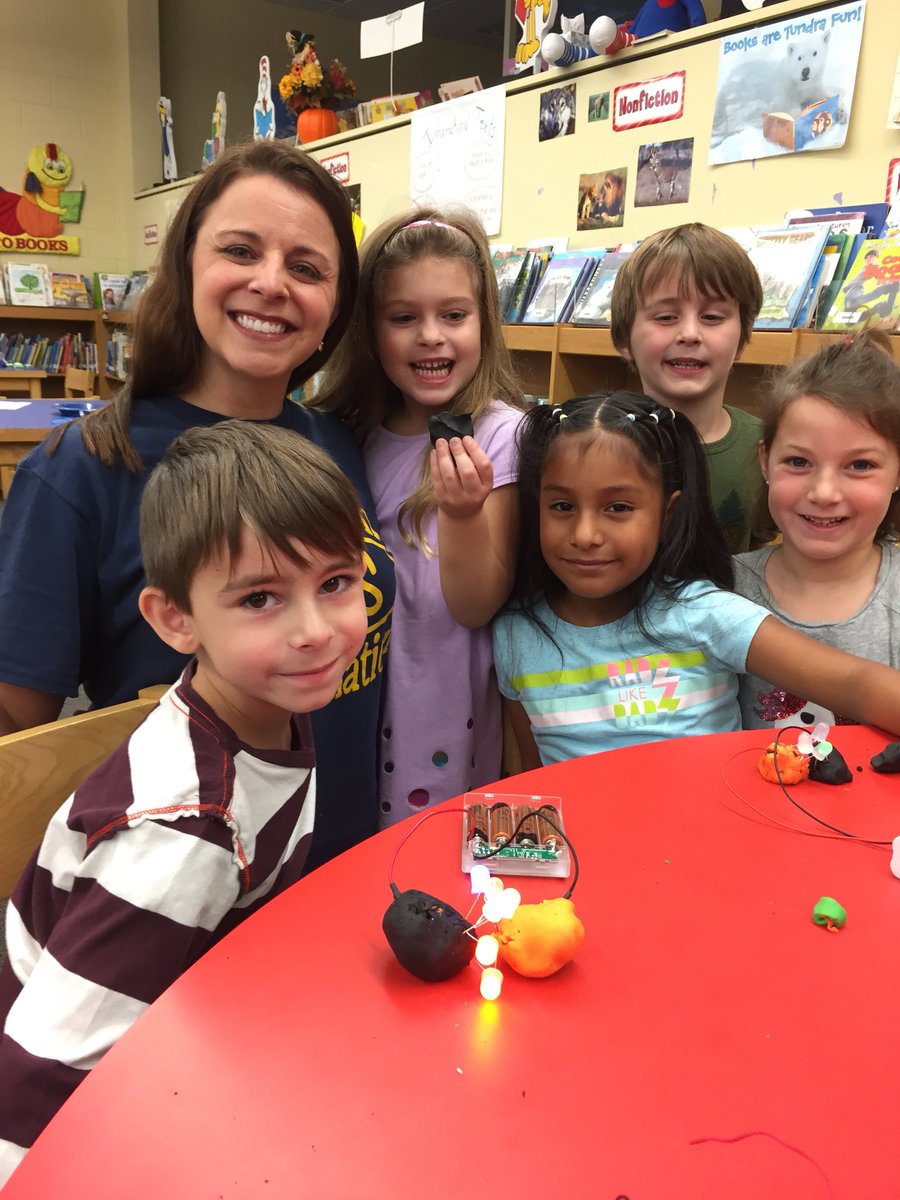 KC had a blast during Maker Space with Mrs. Radar! #NHSSD #littlestlions @NHS_LES