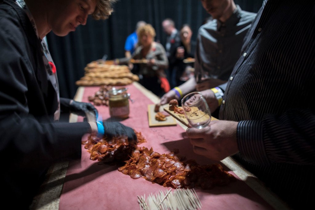 #Carnivore starts in 10 mins. Ticket holders, grab your charcuterie board &amp; sample 8 award-winning cured meats! #OWFF <a href="/seedtosausage/">Michael McKenzie</a>