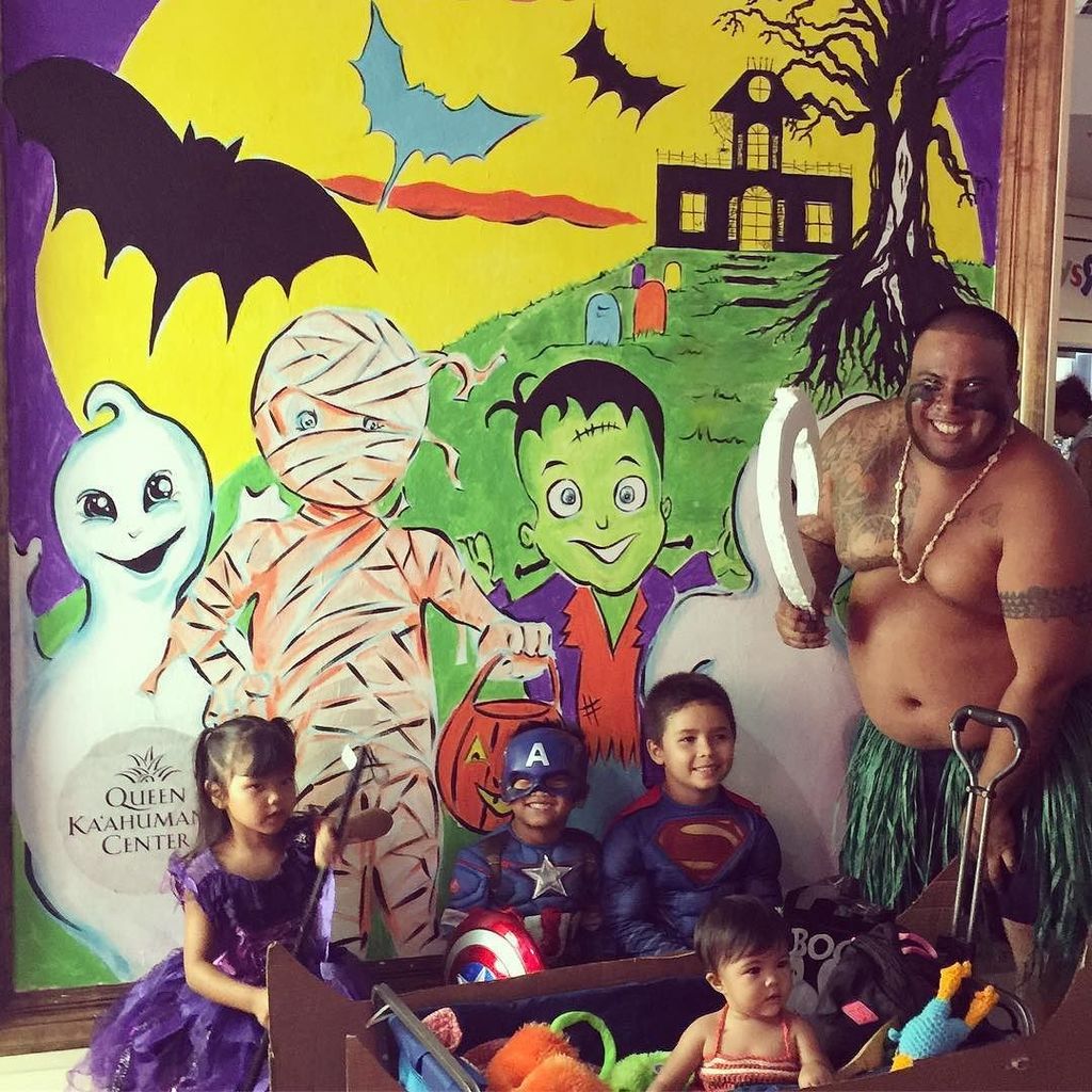 QKCMaui's tweet photo. #Flashback to Tuesday night 👻 where we saw some real characters #PlayQKC #Halloween https://t.co/idMC4uER1F