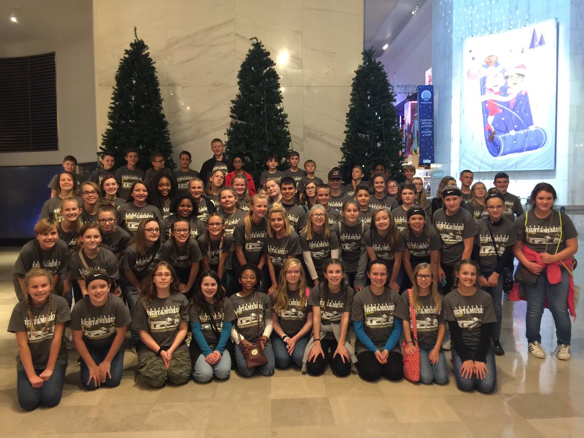 7th grade students from <a href="/BMSBraves1/">BONDURANT MIDDLE</a> and <a href="/AntlerAlerts/">Elkhorn Middle</a> learning together at the Chicago Museum of Science and Industry! #OneteamFCS