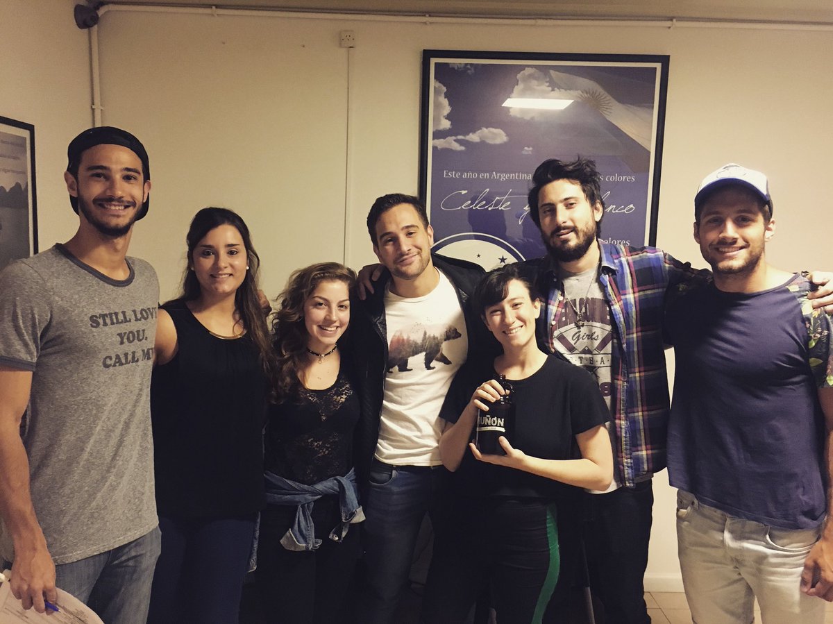 benditos90's tweet photo. Los @benditos90 ya al aire por @fmmilenium hasta las 00h 👏❤️😀 con @mascarponica @JoanCwaik @elijahwarma JuanVelcoffAndino y Felipe Patt https://t.co/tjqJeJRM5n