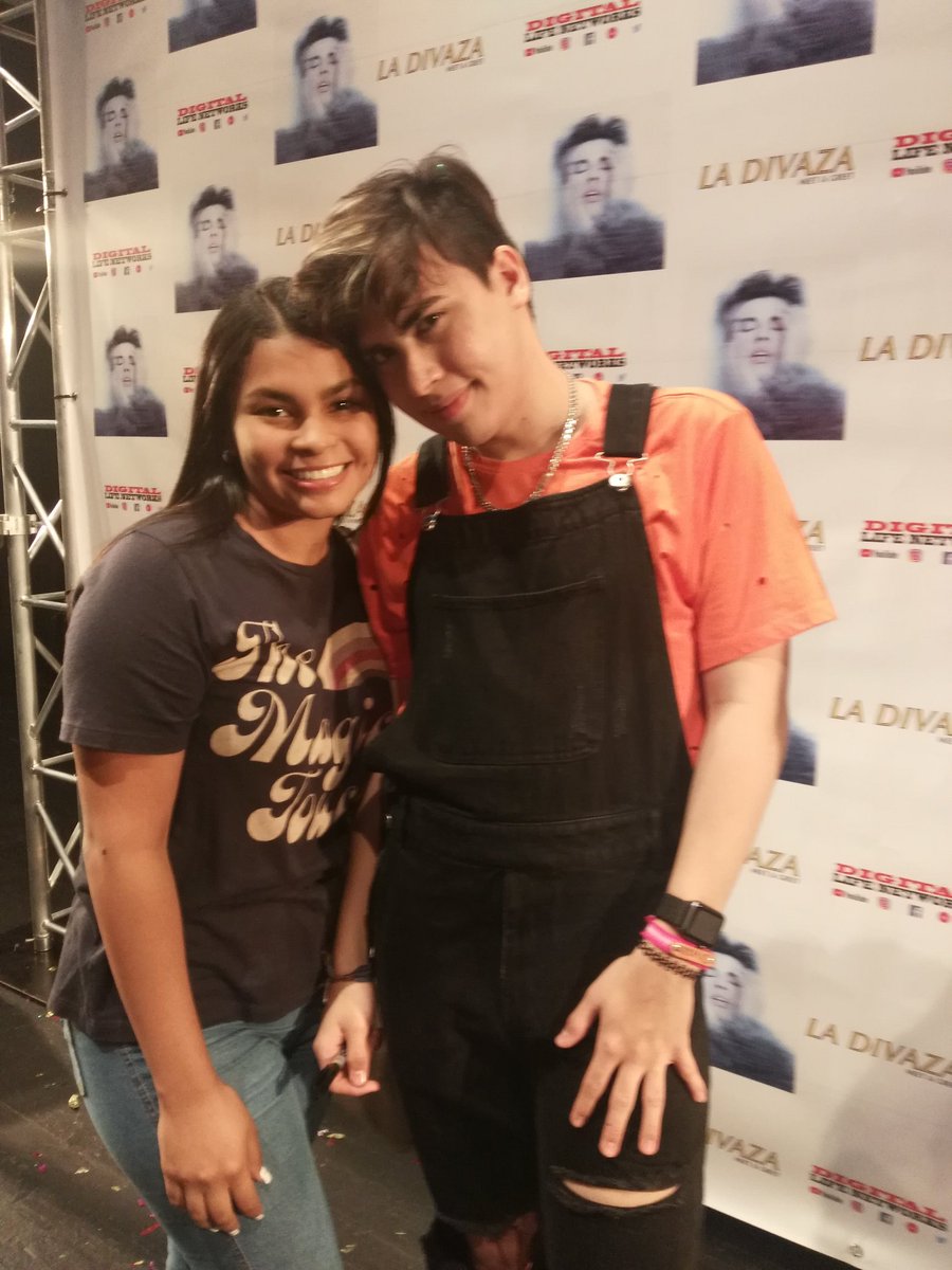 marcelaparada4's tweet photo. Fue un placer conocerte👑💋 súper linda😊 @ladivaza https://t.co/d8hiqM3xT9
