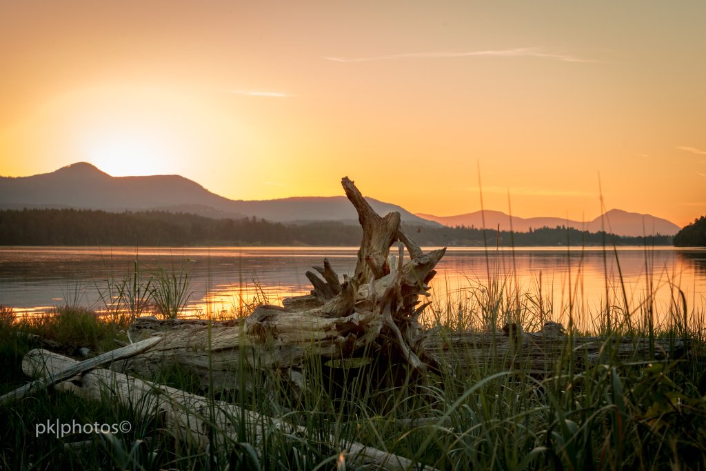 Responding To J.W.’s (Part1): Understanding Proverbs 8 solidrockapologetics.wordpress.com/2017/11/03/jw-…