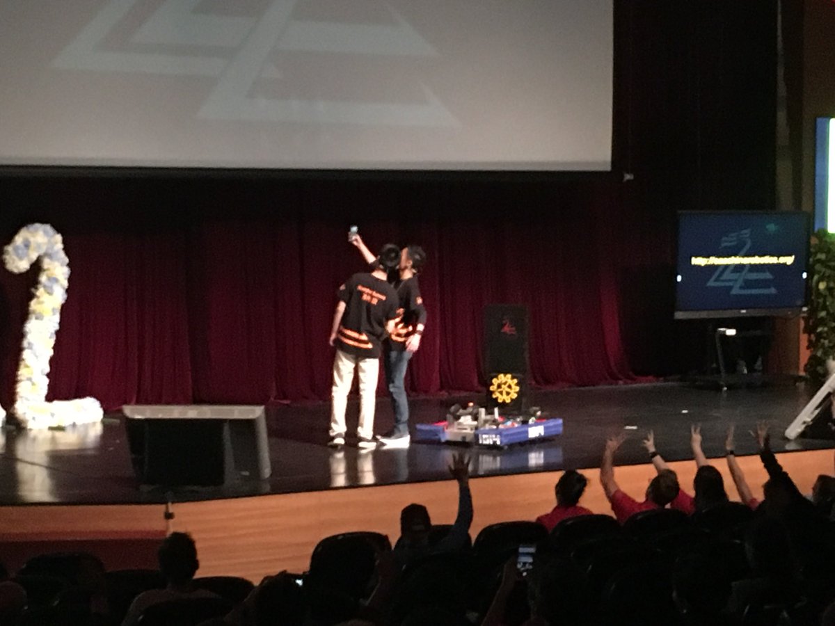 ercagel's tweet photo. #studentled #L2Talk @ #Learning2 all about #robotics https://t.co/mirr9iJoGF