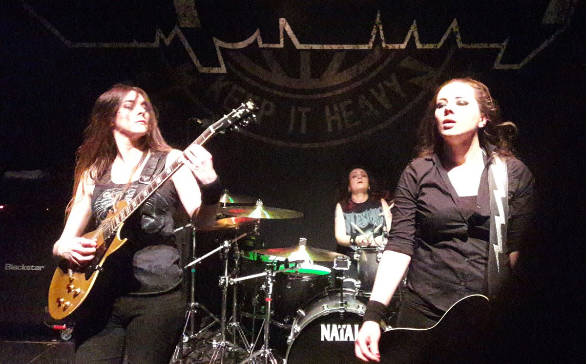 sideburns1970's tweet image. Loved every note