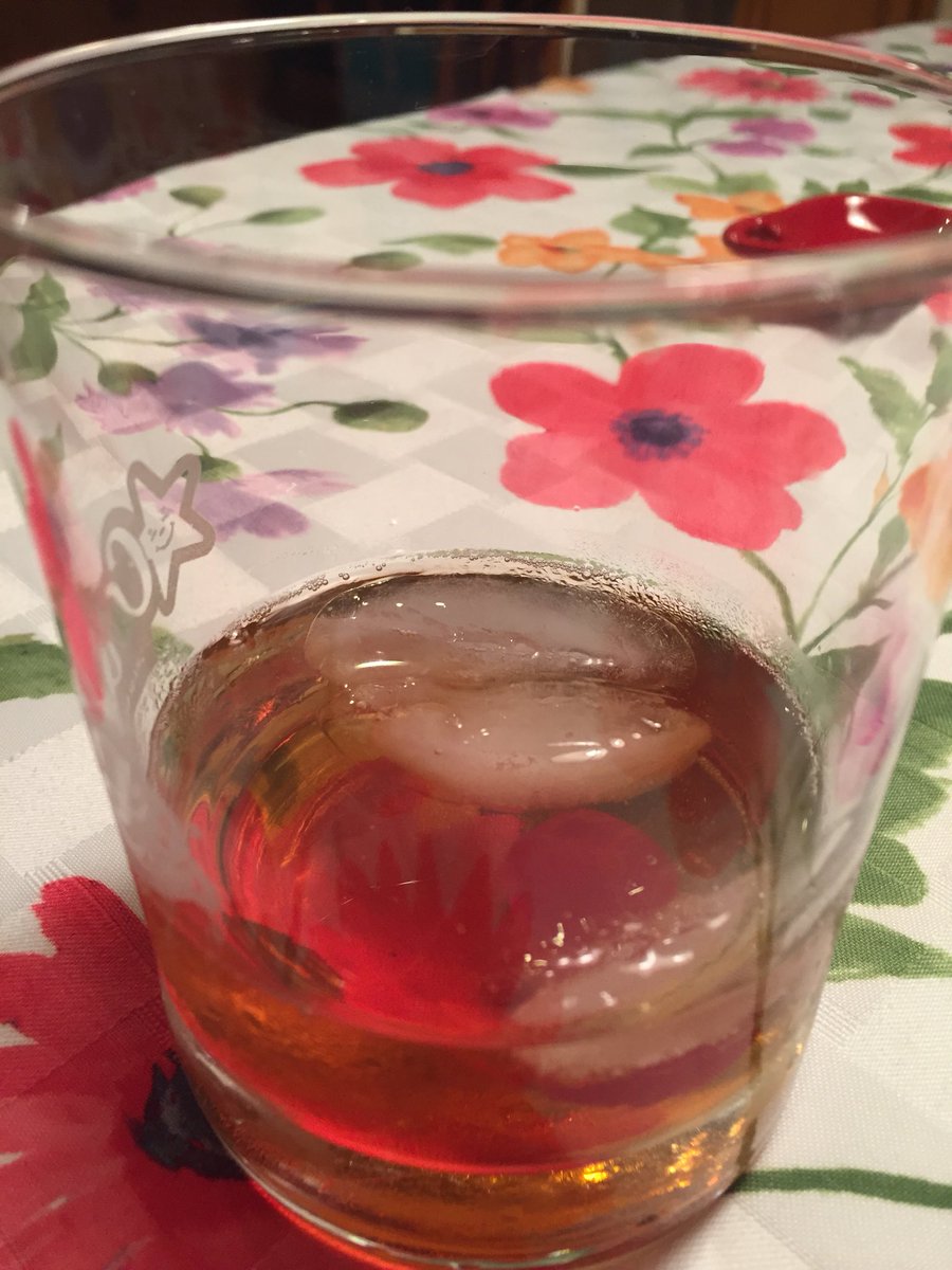 ladybugluver03's tweet photo. Manhattan’s with my grandpa’ #Manhattan #itsfriday https://t.co/eh0QEW9DdG