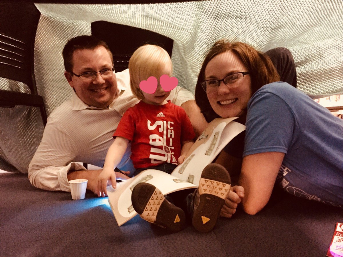 Mrs_Laura_Bass's tweet photo. Spent the evening #reading in our fort at @westmontlibrary! #thankyou @PrairieArea for our free book! #FridayNight #love #familyfun https://t.co/ogWt5c51xZ