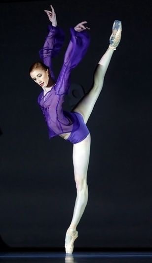 TatianaGoransky's tweet photo. #RestlessCreature, belleza. Muy enamorada de la fuerza de #WendyWhelan. https://t.co/IUWarXbGjn