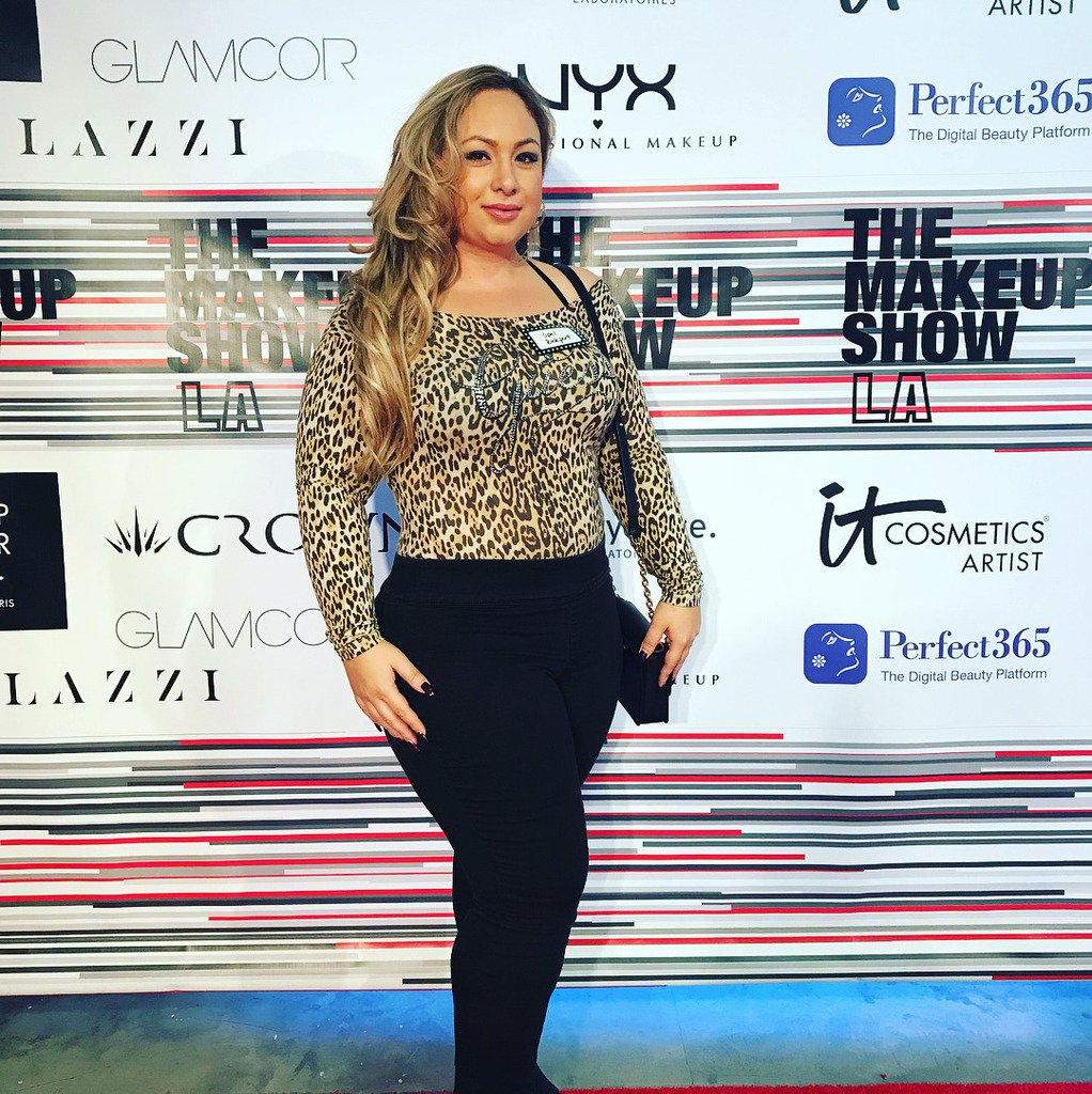 innerbombshell1's tweet photo. @lamakeupshow https://t.co/Pzh4Xp6aCE #blog #bloggerlife #beautyblogger #makeup #losangeles #lamakeupartist #lamakeupshow https://t.co/NXMfZMEHsi