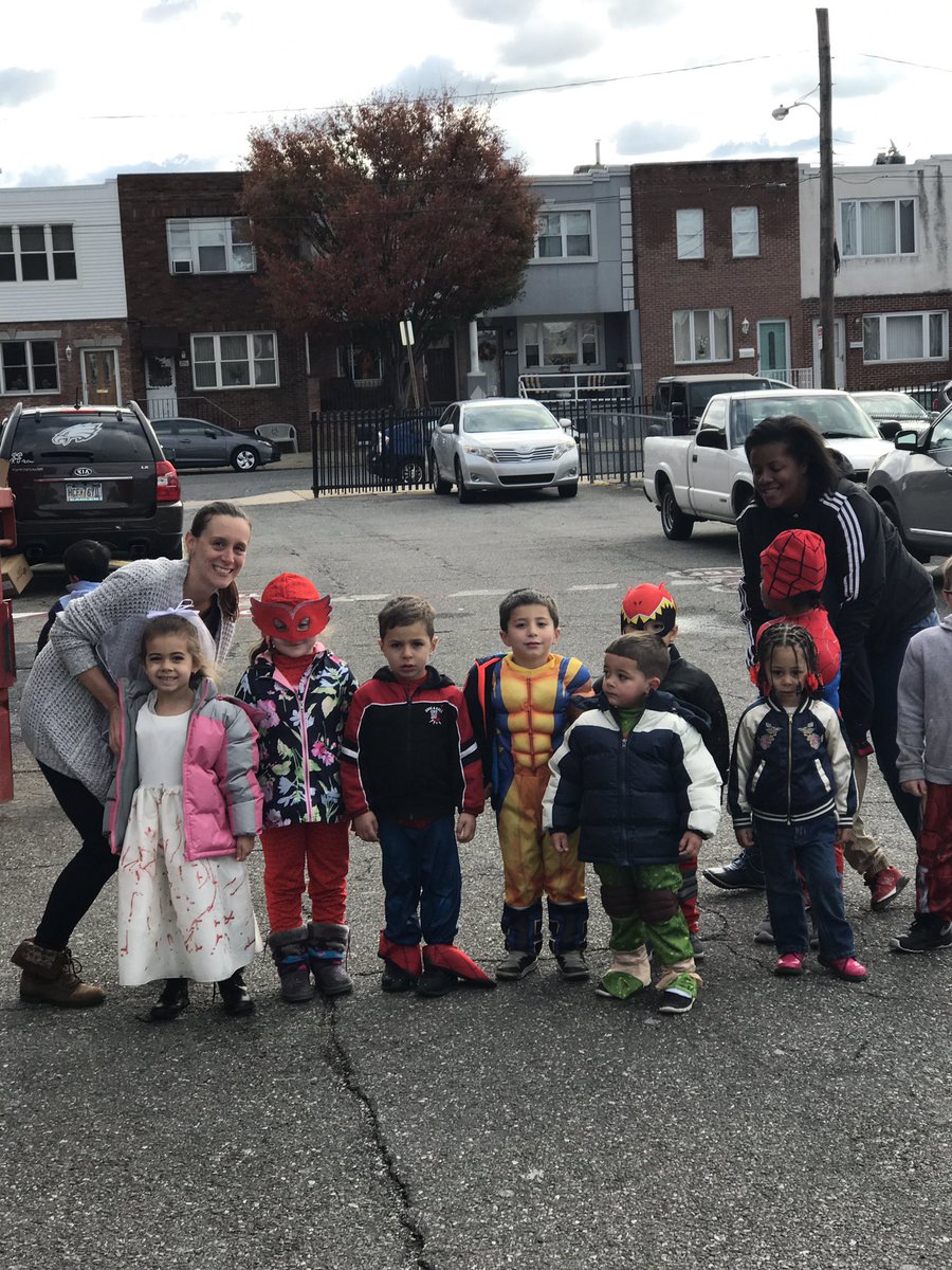 More fun from our Walk-a-thon! <a href="/PHLschools/">Philadelphia Schools</a> <a href="/dcarrera3/">Debora Carrera</a> @SDPHite